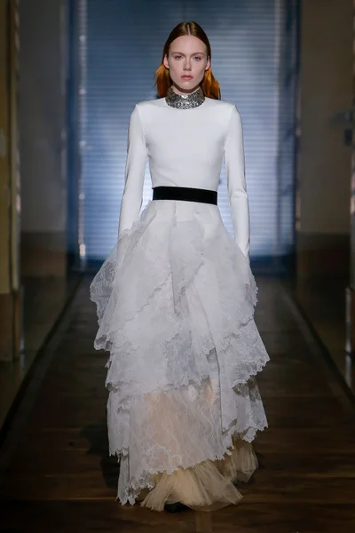 Look 19